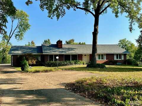 3 Saint Mary's Knoll, La Due, MO 63124
