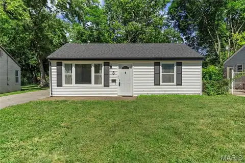 8 McNulty Drive, Florissant, MO 63031