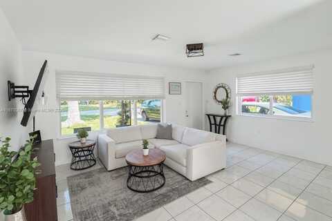 2321 Island Dr, Miramar, FL 33023