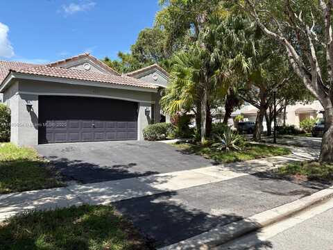 4304 Beechwood Cir, Weston, FL 33331