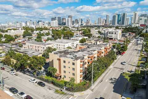 677 SW 9th Ave, Miami, FL 33130
