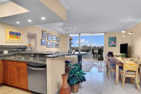 5077 NW 7th St, Miami, FL 33126