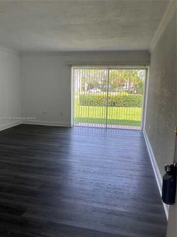 7256 SW 94th Pl, Miami, FL 33173