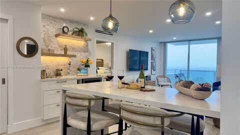 5161 Collins Ave, Miami Beach, FL 33140