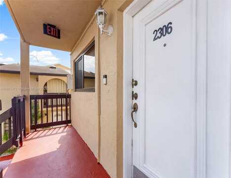 2306 W 53rd St, Hialeah, FL 33016
