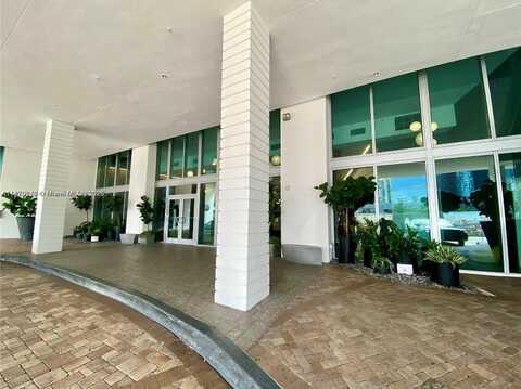 350 S Miami Ave, Miami, FL 33130