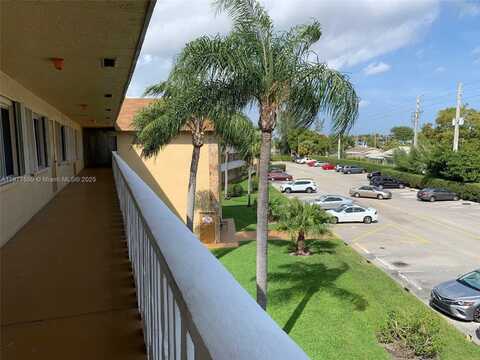 600 Village Green Ct, Palm Springs, FL 33461