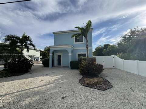 1315 Royal Palm Dr, Key Largo, FL 33037