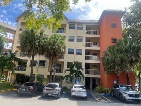 8180 Geneva Ct, Doral, FL 33166