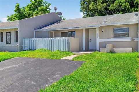 10366 SW 208th Ln, Cutler Bay, FL 33189