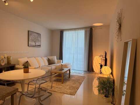 185 SW 7th St, Miami, FL 33130