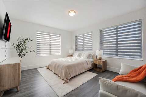 301 SW 10th Ave, Miami, FL 33130