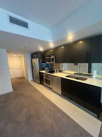 31 SE 6th St, Miami, FL 33131