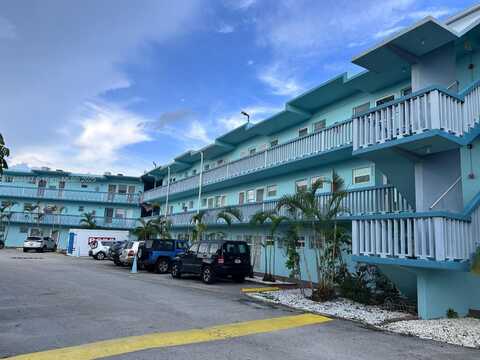 1501 NE Miami Gardens Dr, Miami, FL 33179