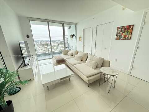 92 SW 3rd St, Miami, FL 33130