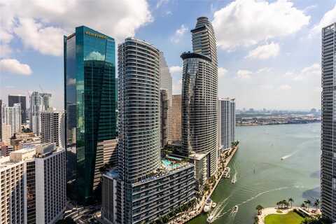 77 SE 5th St, Miami, FL 33131