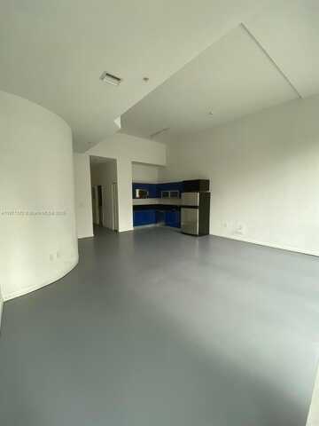 253 NE 2nd St, Miami, FL 33132
