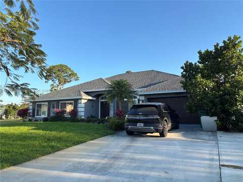 2267 SW Haycraft Cir, Port Saint Lucie, FL 34953