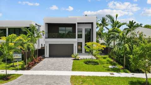 618 NE 17th Way, Fort Lauderdale, FL 33304