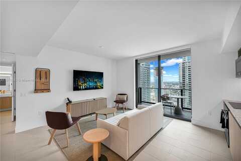 159 NE 6th St, Miami, FL 33132