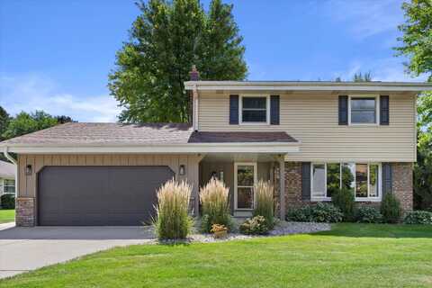 6570 Radburn Ln, Greendale, WI 53129