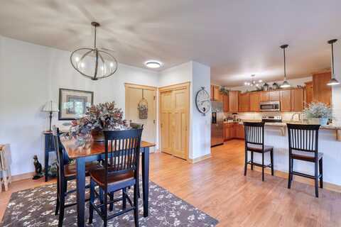 N51w34861 Wisconsin Ave, Okauchee, WI 53069