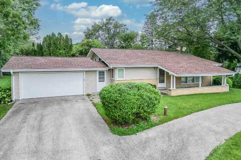 W225n217 Lexington Dr, Waukesha, WI 53186