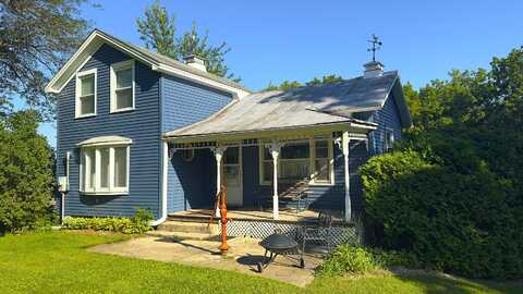 320 W 2nd St, Marquette, WI 53947