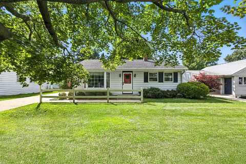 7147 N Seneca Ave, Glendale, WI 53217