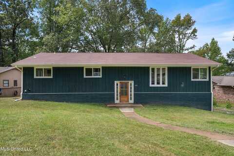 8701 Bobwhite Drive, Hernando, MS 38632