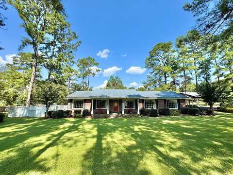 568 N Victory Drive, Lyons, GA 30436