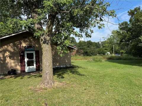 120 N Gunter ST, Siloam Springs, AR 72761