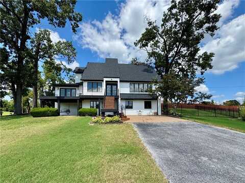 624 Horsebarn RD, Rogers, AR 72758