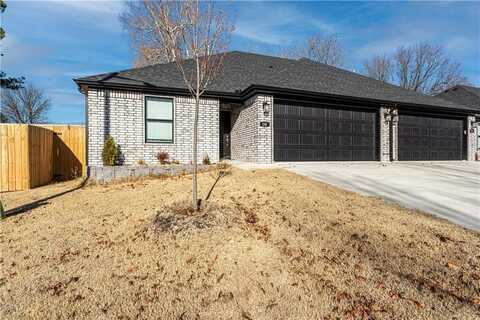 124 Ryder ST, Gentry, AR 72734