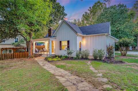 319 S College AVE, Fayetteville, AR 72701