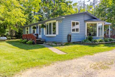 5083 Seneca Trail, Gaylord, MI 49735