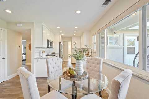 6781 Menlo Ct, Pleasanton, CA 94588