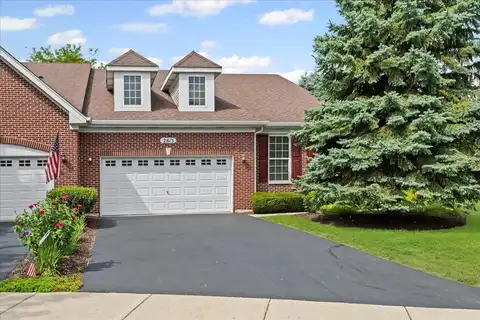 2813 Bond Circle, Naperville, IL 60563