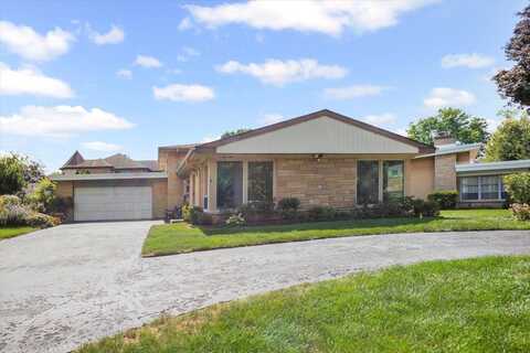 703 W. Manawa Trail, Mount Prospect, IL 60056