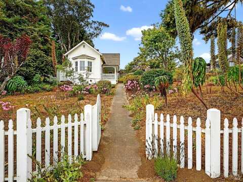 45060 Covelo Street, Mendocino, CA 95460