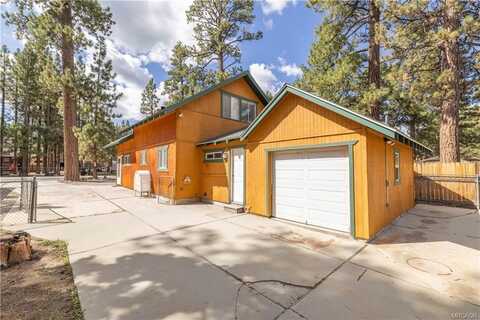 605 Elysian Boulevard, Big Bear City, CA 92314