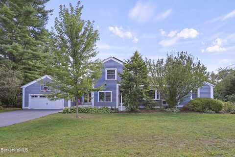 51 Colonial Ave, Williamstown, MA 01267
