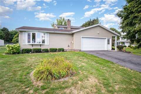 86 Everwild Ln, Greece, NY 14616