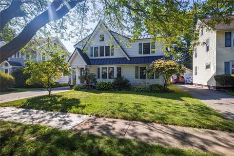 61 Wimbledon Road, Irondequoit, NY 14617