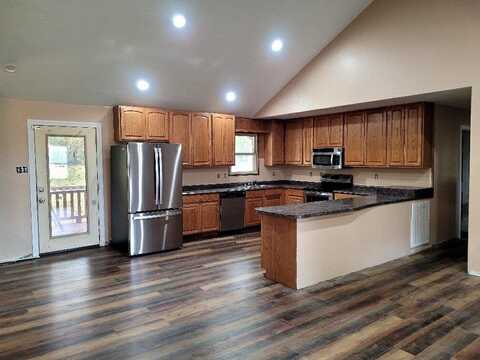 721 N James Street, Cave City, AR 72521