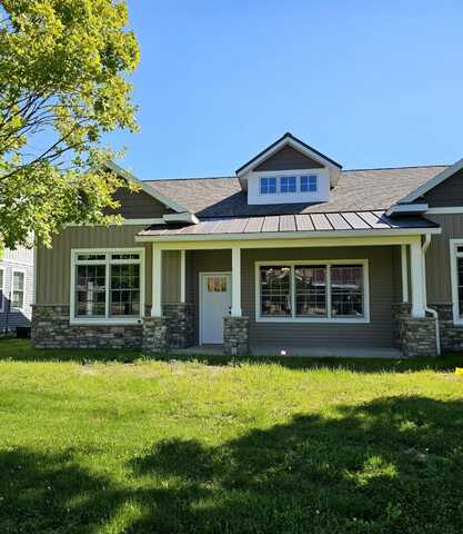 116 E SHERIDAN STREET, FREMONT, MI 49412
