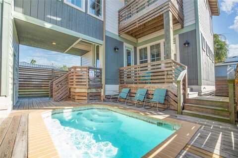 147 W Brundrett Avenue, Port Aransas, TX 78373