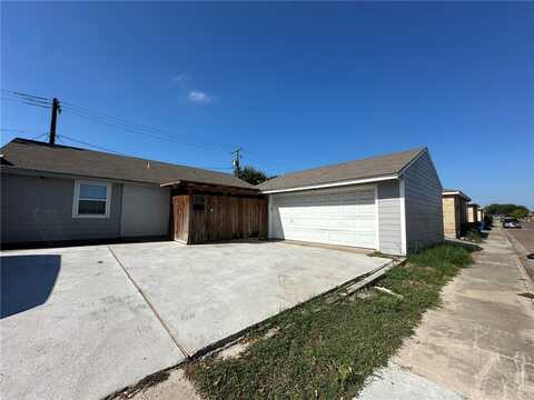 24 S Commonsway Drive, Portland, TX 78374