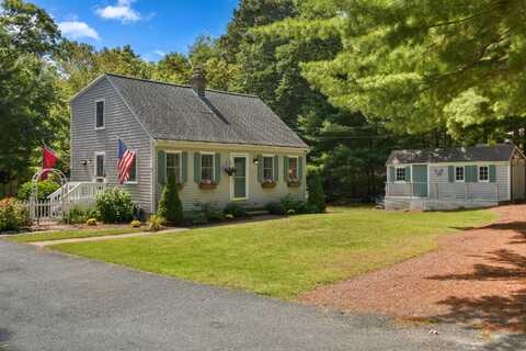 195 Knotty Pine Lane, Centerville, MA 02632