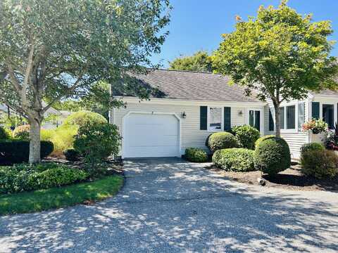 6 Masters Court, Mashpee, MA 02649